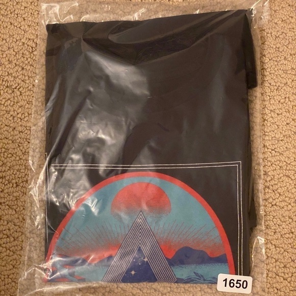 VOLCOM Stone “A VOLCOM Levitationing” Skate Tee Shirt Men M Medium - Picture 7 of 7